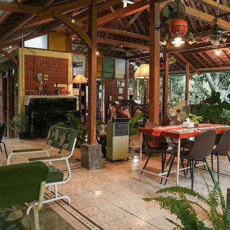 Djajanti House Semarang Exterior foto