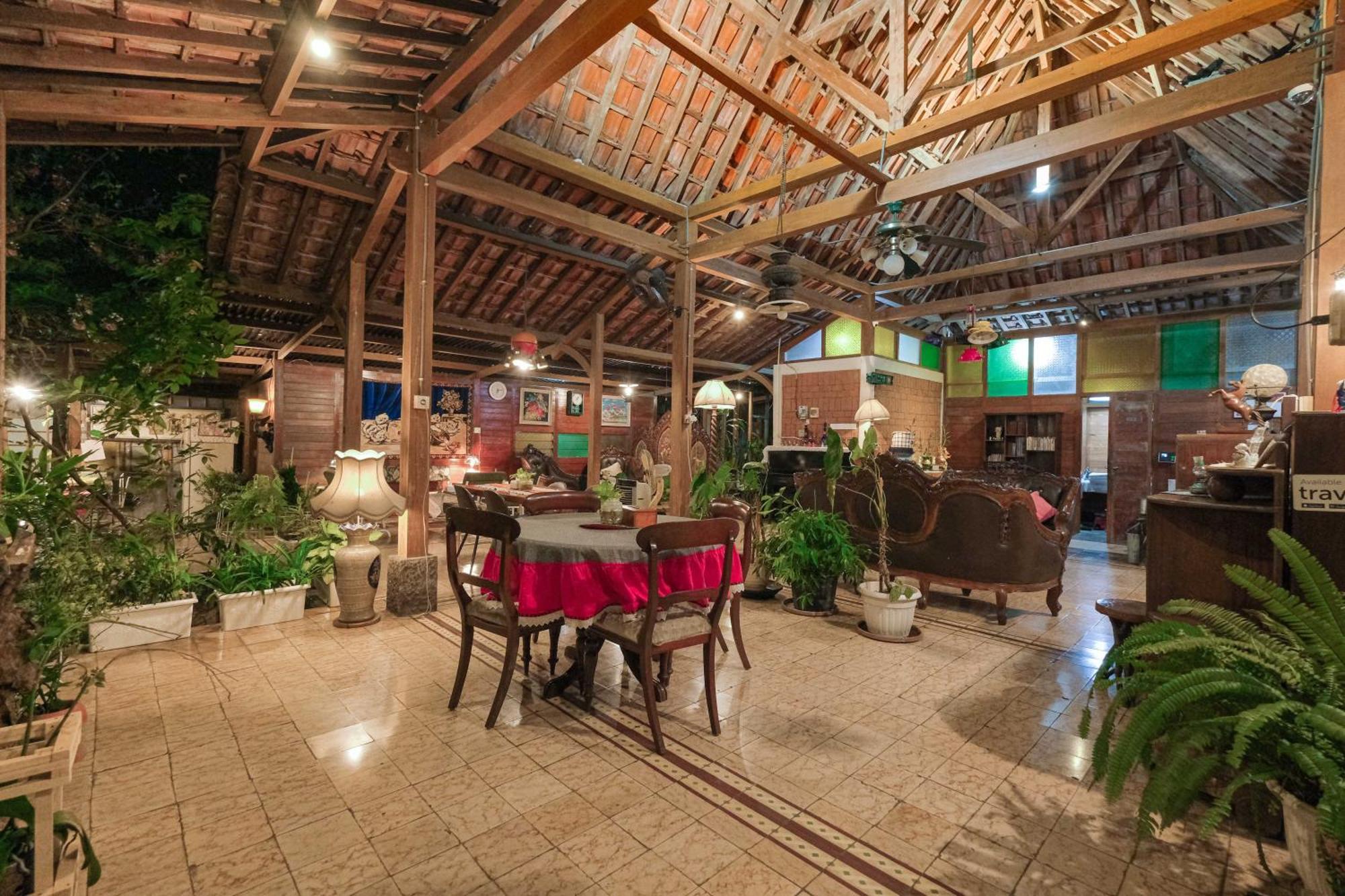 Djajanti House Semarang Exterior foto